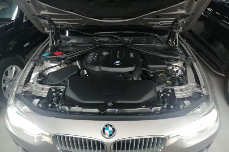Used BMW 3 Series 2019 320Li xDrive Fashion Model Engine Bay