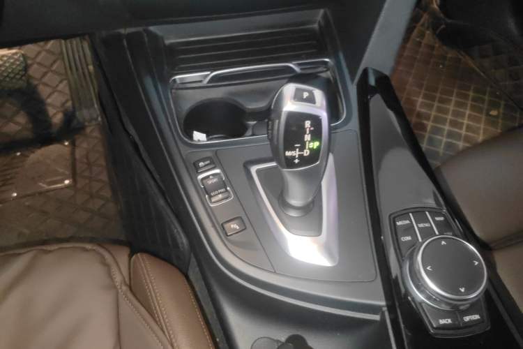 Used BMW 3 Series 2019 320Li Fashion Model Gear Lever
