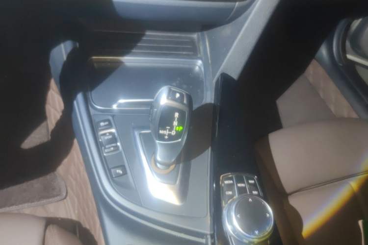 Used BMW 3 Series 2019 320Li Fashion Model Gear Lever