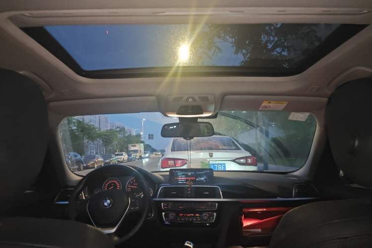 Used BMW 3 Series 2019 320Li Fashion Model Headliner