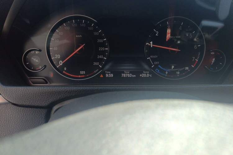 Used BMW 3 Series 2019 320Li xDrive Fashion Model Odometer Close Up