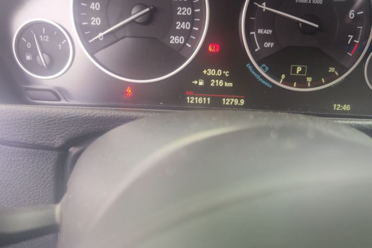 Used BMW 3 Series 2019 320Li Fashion Model Odometer Close Up