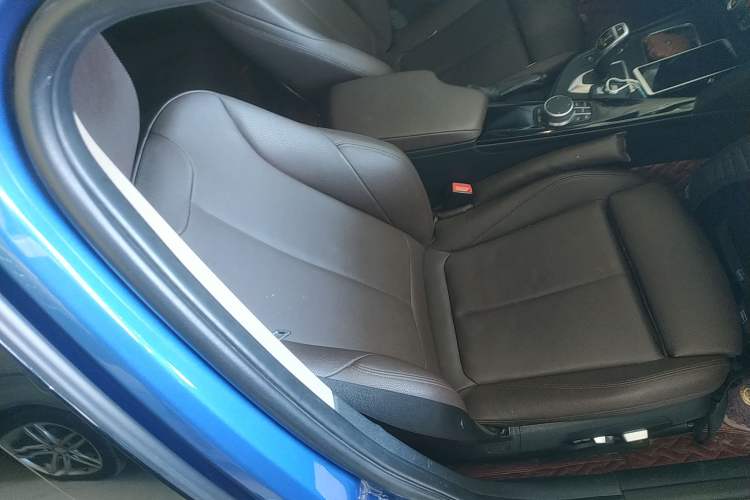 Used BMW 3 Series 2019 320Li M Sport Package Right Front Seat