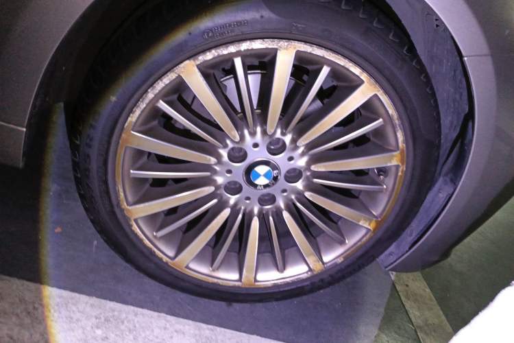 Used BMW 3 Series 2019 320Li Fashion Model Right Front Wheel Hub
