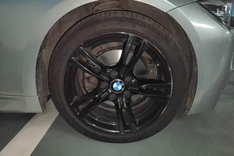 Used BMW 3 Series 2019 320Li M Sport Night Edition Right Front Wheel Hub