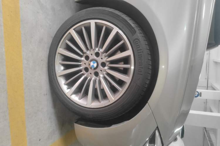 Used BMW 3 Series 2019 320Li Fashion Model Right Front Wheel Hub