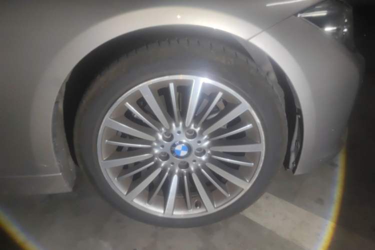 Used BMW 3 Series 2019 320Li Fashion Model Right Front Wheel Hub