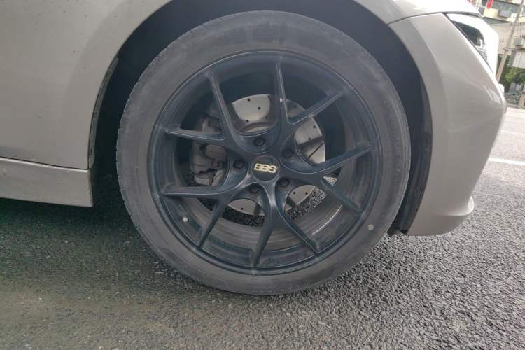 Used BMW 3 Series 2019 320Li Fashion Model Right Front Wheel Hub