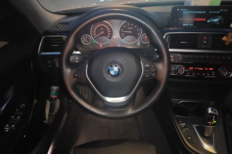 Used BMW 3 Series 2019 320Li Fashion Model Steering Wheel