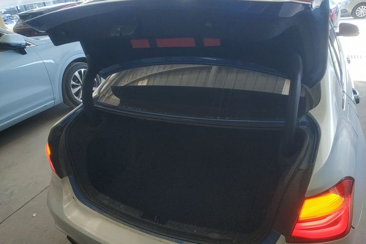 Used BMW 3 Series 2019 320Li M Sport Package Trunk