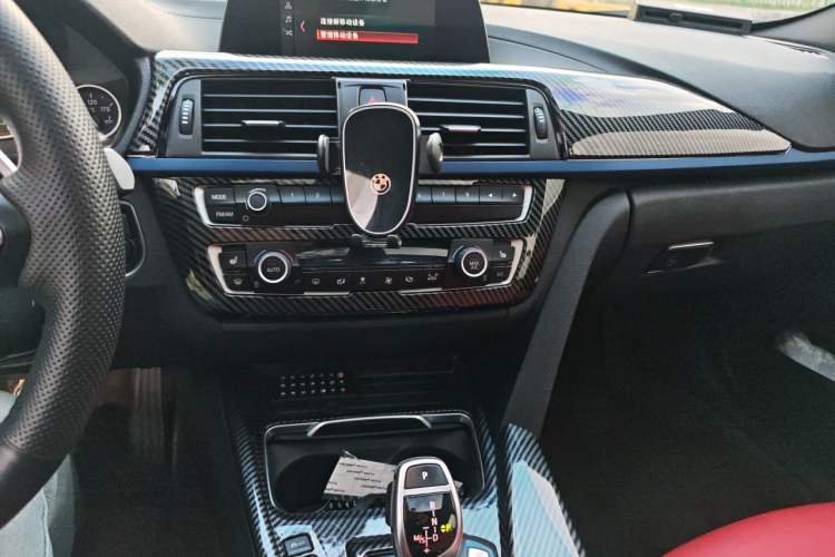 Used BMW 3 Series 2019 320i M Sport Package Audio And AC Panel