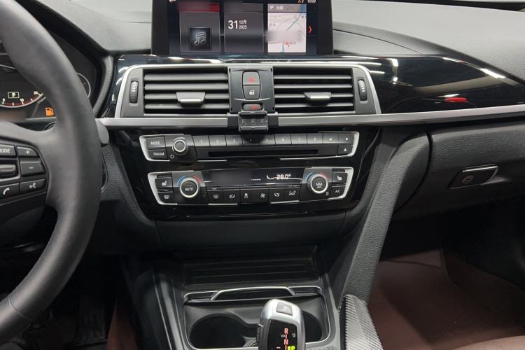 Used BMW 3 Series 2019 320Li xDrive Fashion Model Audio And AC Panel