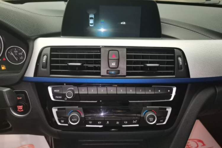 Used BMW 3 Series 2019 320Li M Sport Package Audio And AC Panel
