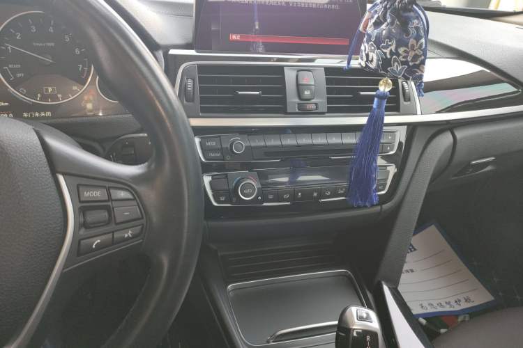 Used BMW 3 Series 2019 320Li Fashion Model Audio And AC Panel