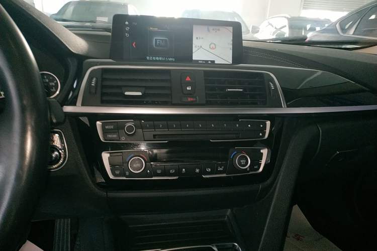 Used BMW 3 Series 2019 320Li Fashion Model Audio And AC Panel