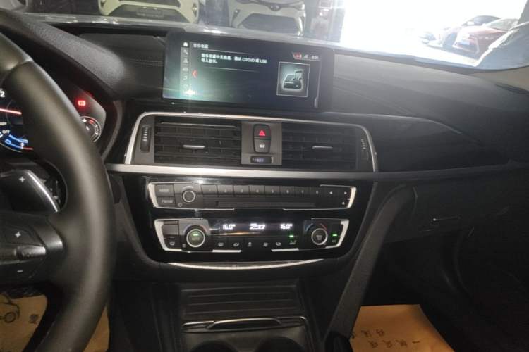 Used BMW 3 Series 2019 320Li M Sport Package Audio And AC Panel