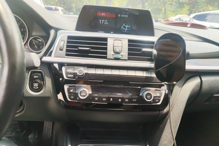 Used BMW 3 Series 2019 320Li Fashion Model Audio And AC Panel