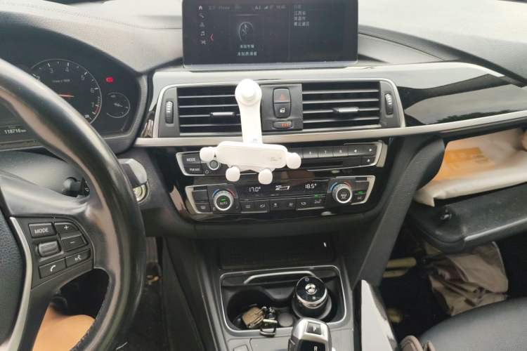 Used BMW 3 Series 2019 320Li Fashion Model Audio And AC Panel