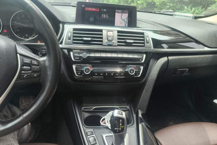 Used BMW 3 Series 2019 320Li Fashion Model Audio And AC Panel