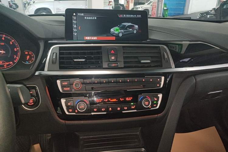 Used BMW 3 Series 2019 320Li xDrive Fashion Model Audio And AC Panel