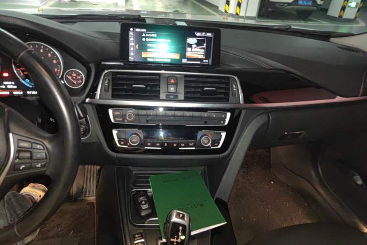 Used BMW 3 Series 2019 320Li Fashion Model Audio And AC Panel