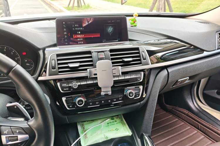 Used BMW 3 Series 2019 320Li M Sport Package Audio And AC Panel
