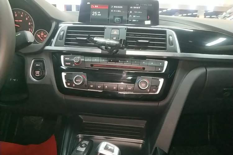 Used BMW 3 Series 2019 320Li Fashion Model Audio And AC Panel