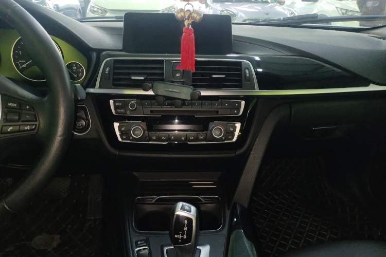 Used BMW 3 Series 2019 320Li Fashion Model Audio And AC Panel