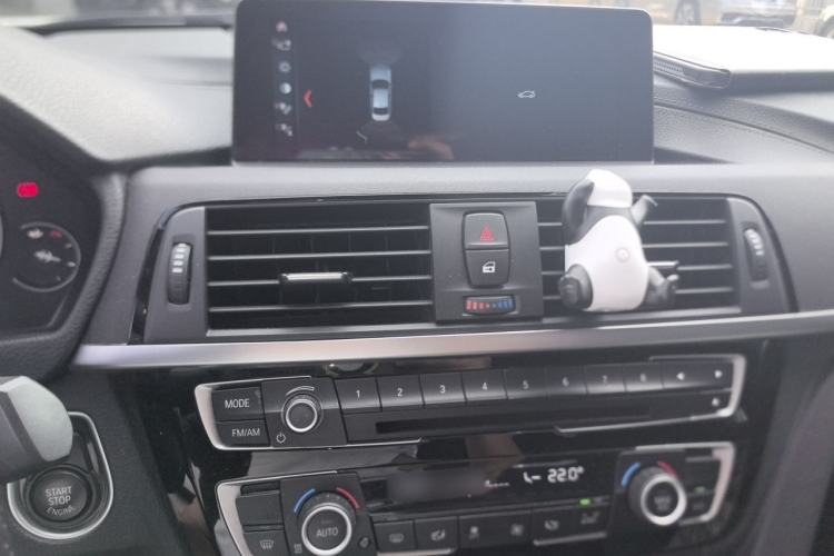 Used BMW 3 Series 2019 320i M Sport Night Edition Audio And AC Panel