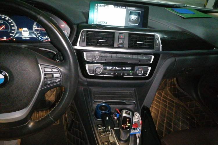 Used BMW 3 Series 2019 320Li Fashion Model Audio And AC Panel
