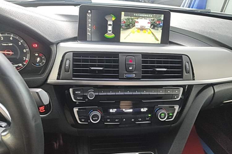 Used BMW 3 Series 2019 320i M Sport Night Edition Audio And AC Panel