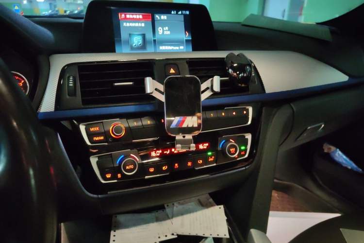Used BMW 3 Series 2019 320i M Sport Package Audio And AC Panel