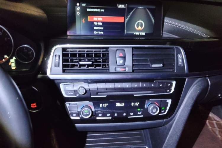 Used BMW 3 Series 2019 320Li Fashion Model Audio And AC Panel