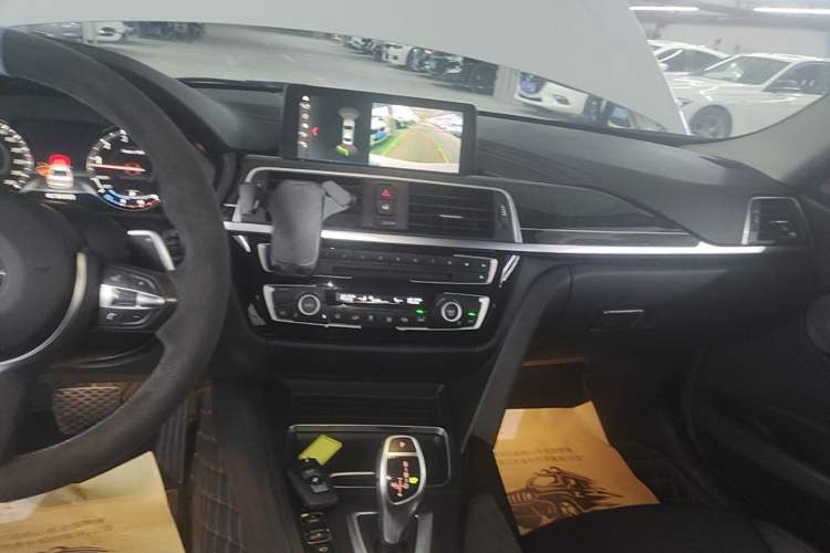 Used BMW 3 Series 2019 320Li M Sport Night Edition Audio And AC Panel