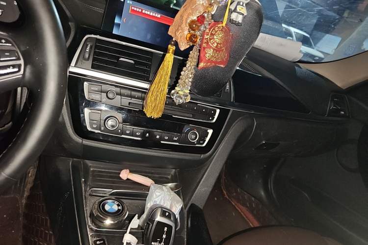 Used BMW 3 Series 2019 320Li Fashion Model Audio And AC Panel