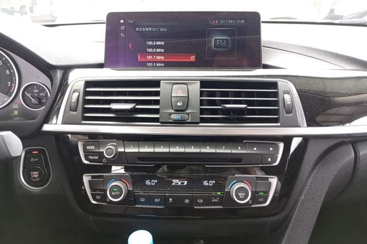 Used BMW 3 Series 2019 320Li Fashion Model Audio And AC Panel