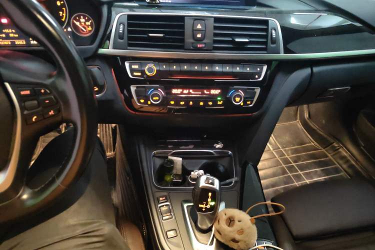 Used BMW 3 Series 2019 320Li Fashion Model Audio And AC Panel