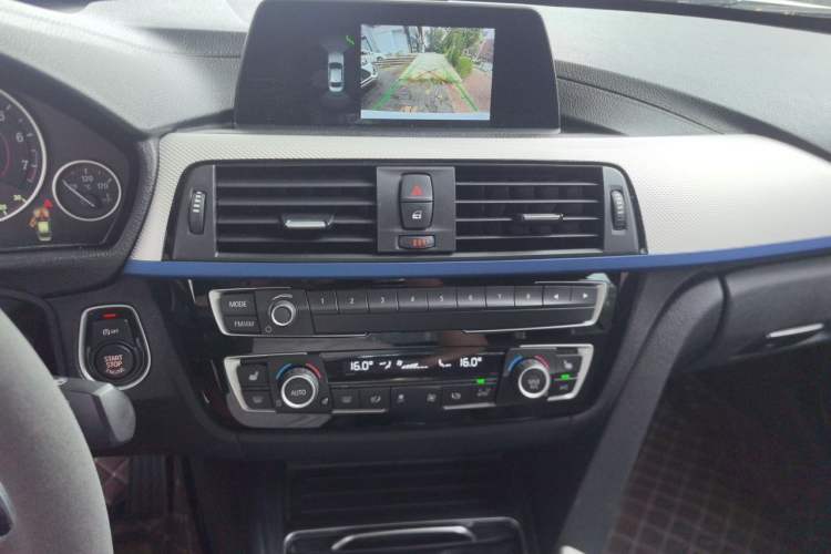 Used BMW 3 Series 2019 320i M Sport Package Audio And AC Panel