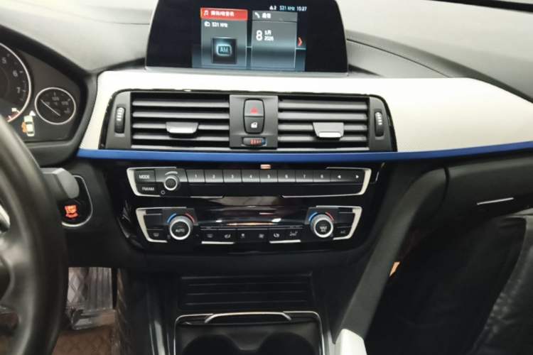 Used BMW 3 Series 2019 320i M Sport Package Audio And AC Panel