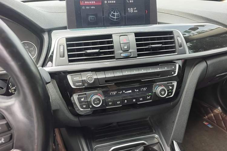 Used BMW 3 Series 2019 320Li Fashion Model Audio And AC Panel