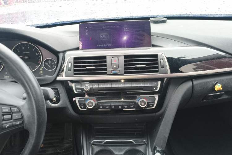 Used BMW 3 Series 2019 320Li Fashion Model Audio And AC Panel