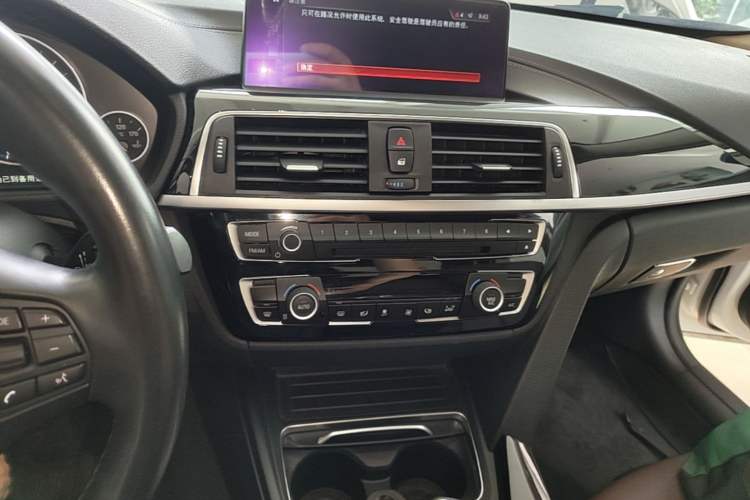 Used BMW 3 Series 2019 320Li Fashion Model Audio And AC Panel