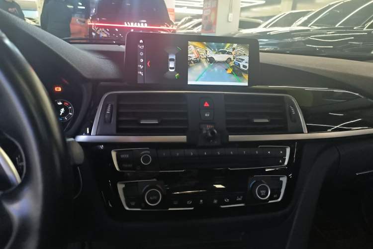 Used BMW 3 Series 2019 320Li M Sport Package Audio And AC Panel