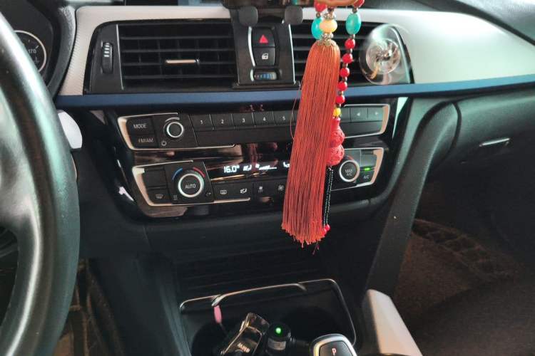 Used BMW 3 Series 2019 320Li M Sport Package Audio And AC Panel