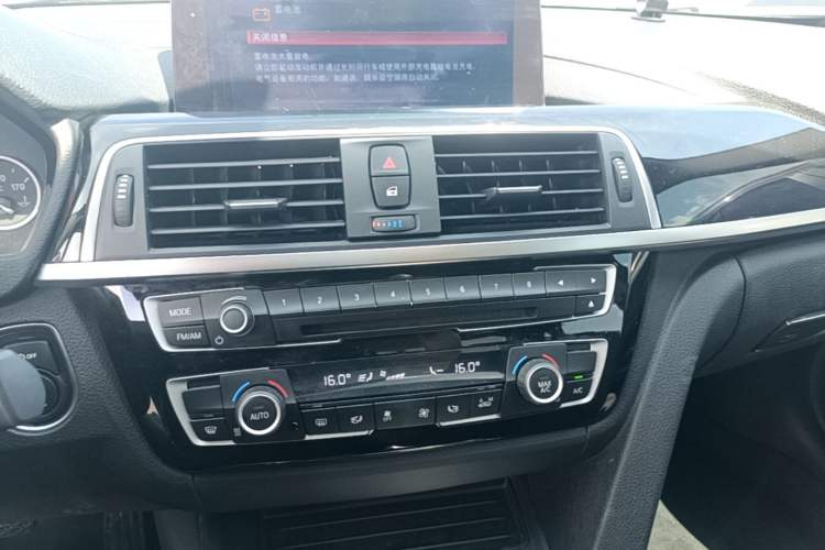 Used BMW 3 Series 2019 320Li Fashion Model Audio And AC Panel