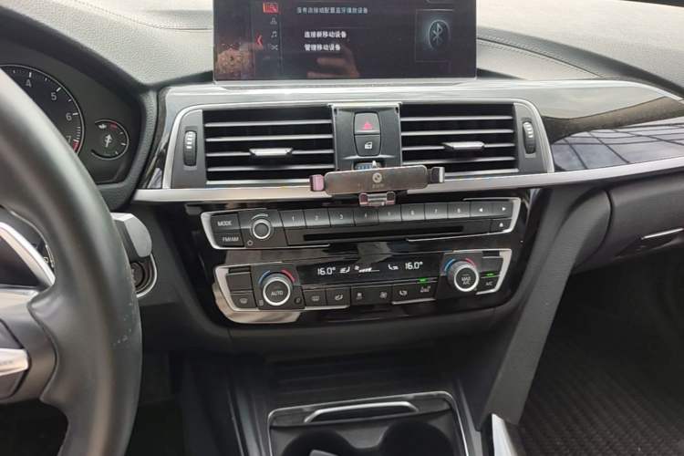 Used BMW 3 Series 2019 320Li M Luxury Package Audio And AC Panel