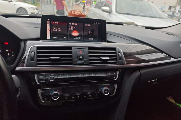 Used BMW 3 Series 2019 320Li M Sport Night Edition Audio And AC Panel