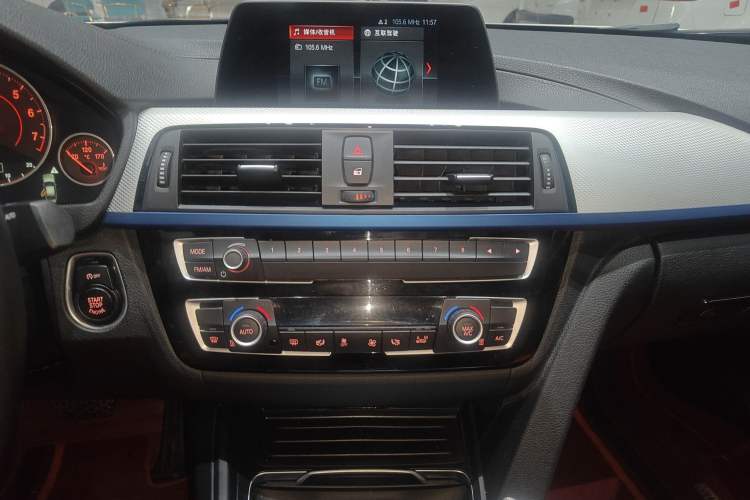 Used BMW 3 Series 2019 320i M Sport Package Audio And AC Panel