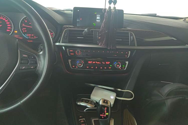 Used BMW 3 Series 2019 320Li Fashion Model Audio And AC Panel