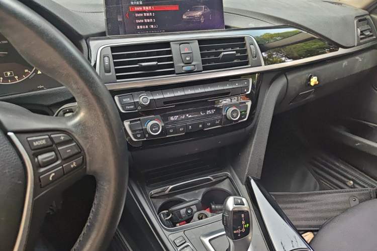 Used BMW 3 Series 2019 320Li Fashion Model Audio And AC Panel